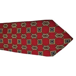 Sturbridge Mens Red Geometric Medallion Silk Necktie Made in USA Classic Tie
